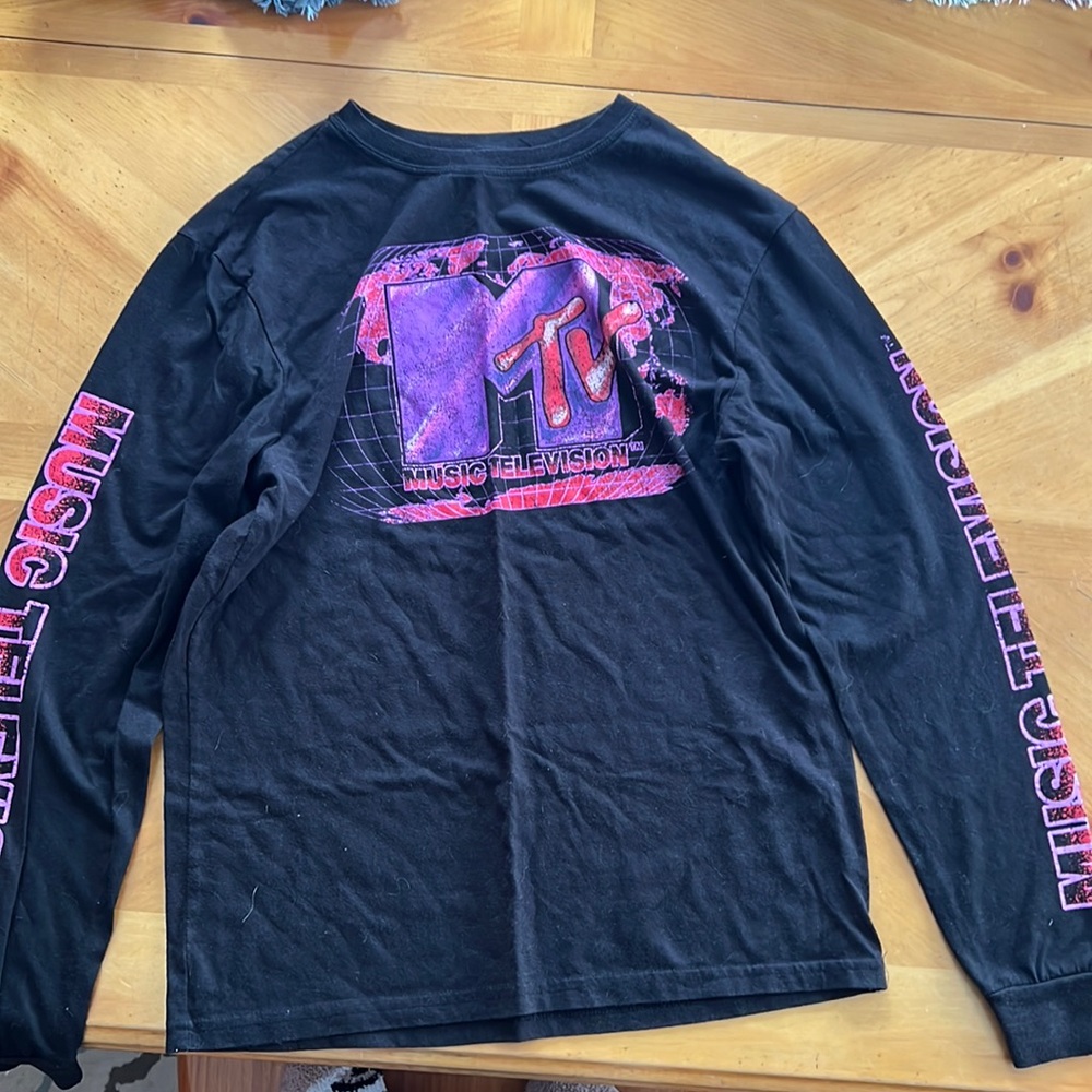 long sleeve shirt